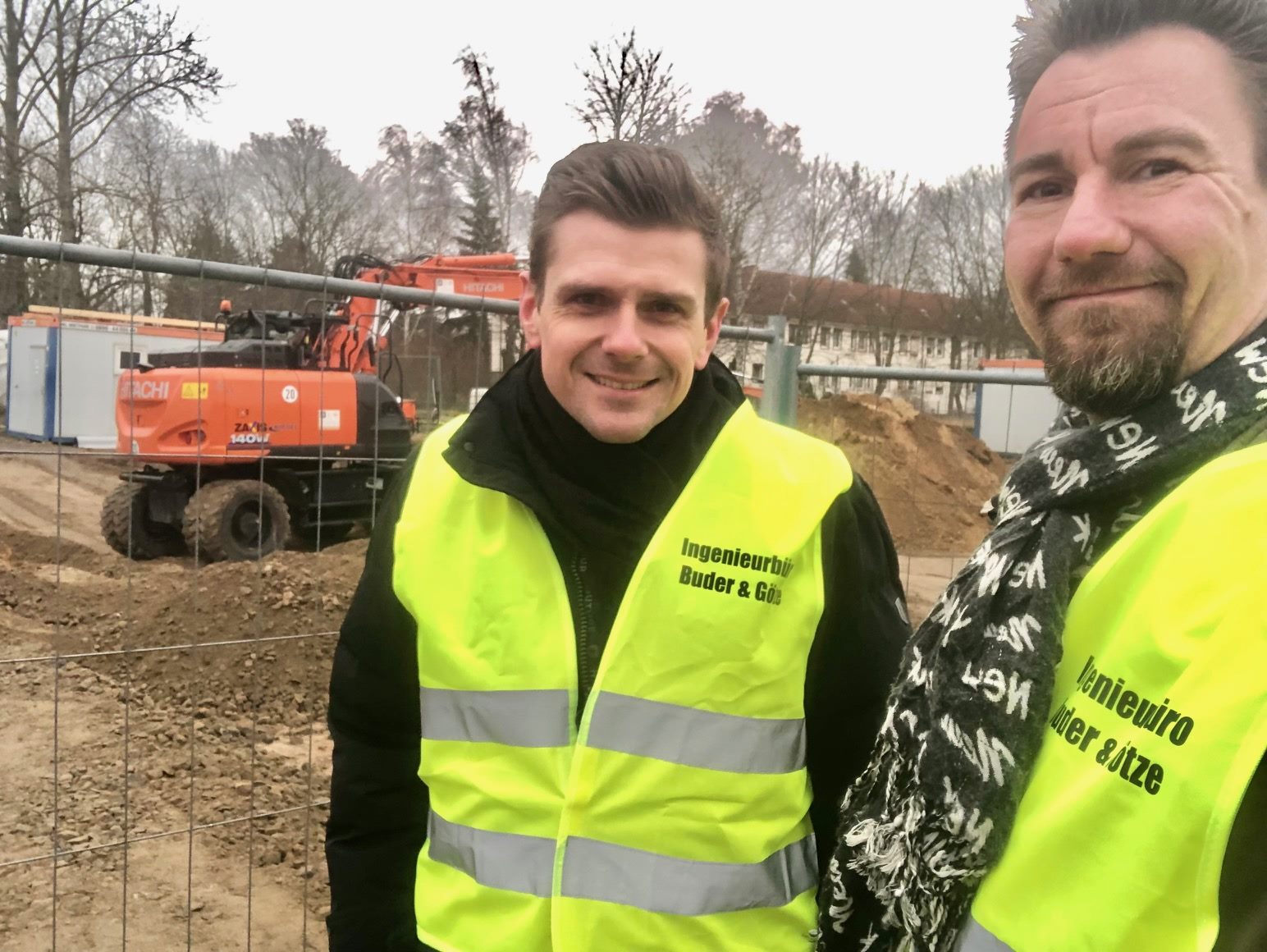 Torben Buder und René Götze auf der Baustelle